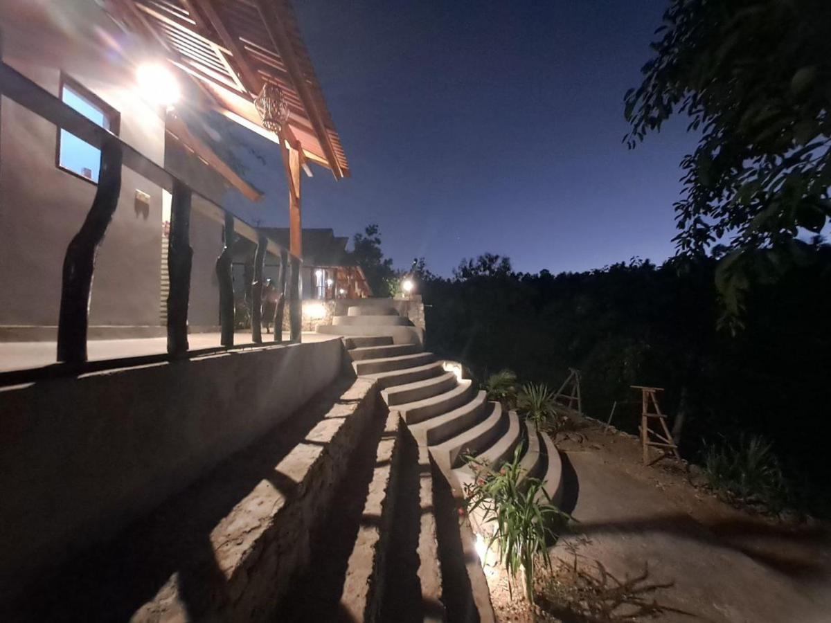 Vina Bungalow Toyapakeh Esterno foto