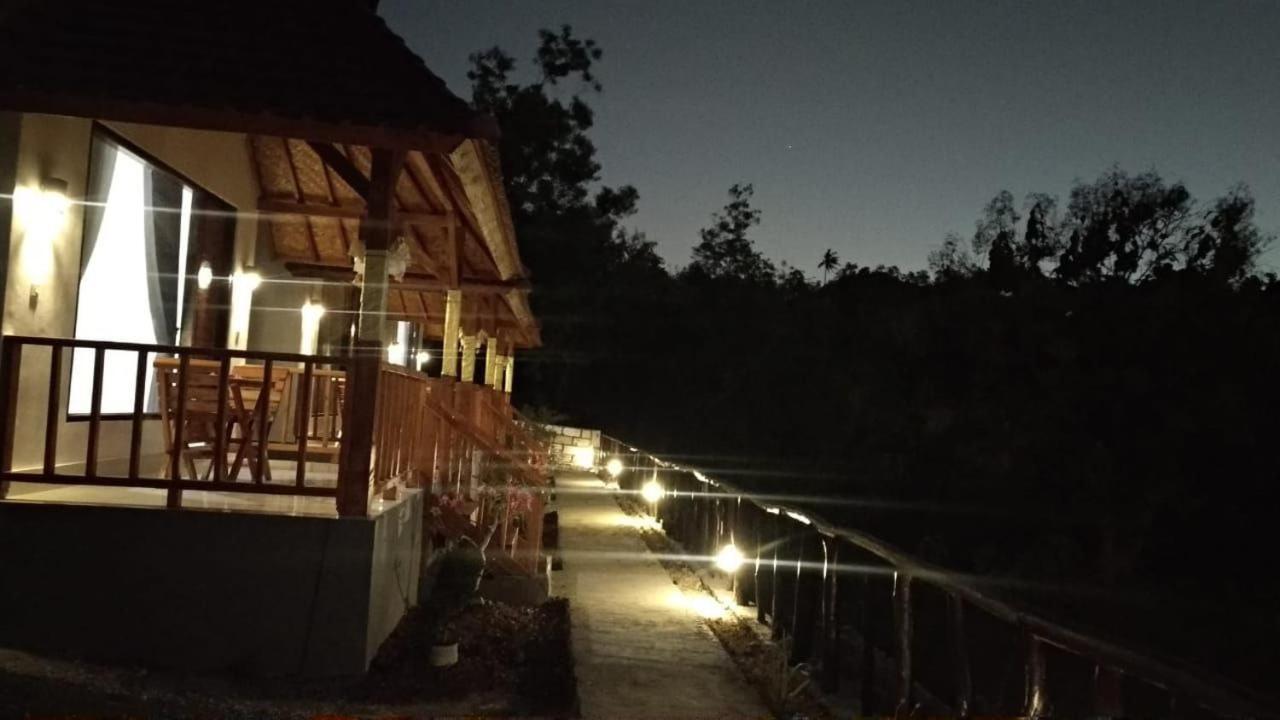Vina Bungalow Toyapakeh Esterno foto